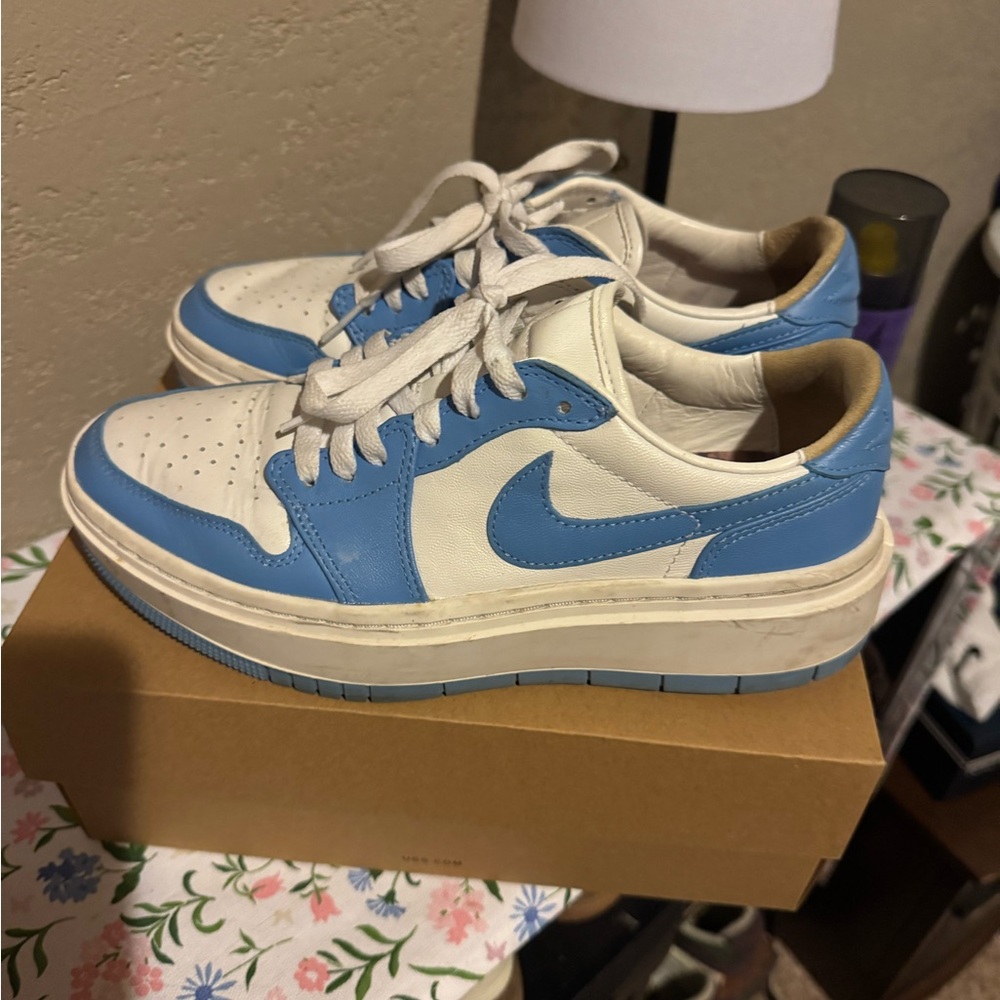 Air Jordan elevate low in university blue